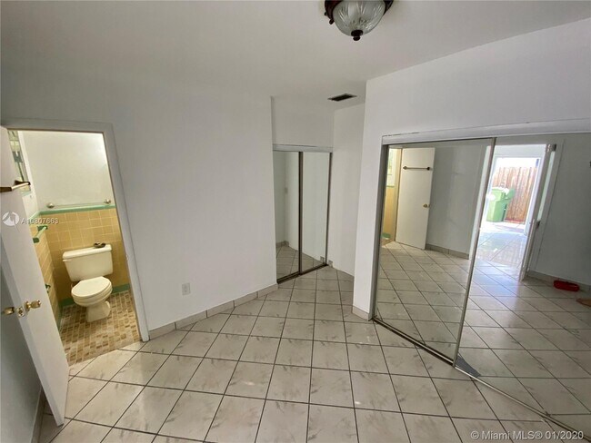 3051 SW 11th St-Unit -A in Miami, FL - Building Photo - Building Photo