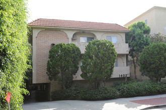 1402 Bentley Ave in Los Angeles, CA - Building Photo - Primary Photo