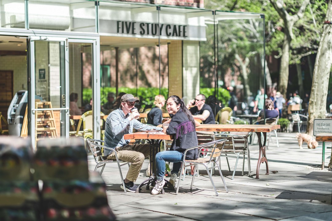 StuyTown in New York, NY - Foto de edificio