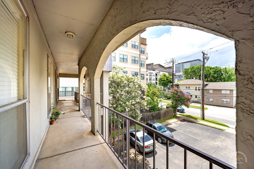 Barranca Square Apartments in Austin, TX - Foto de edificio