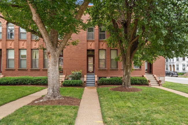 property at 4303 Laclede Ave