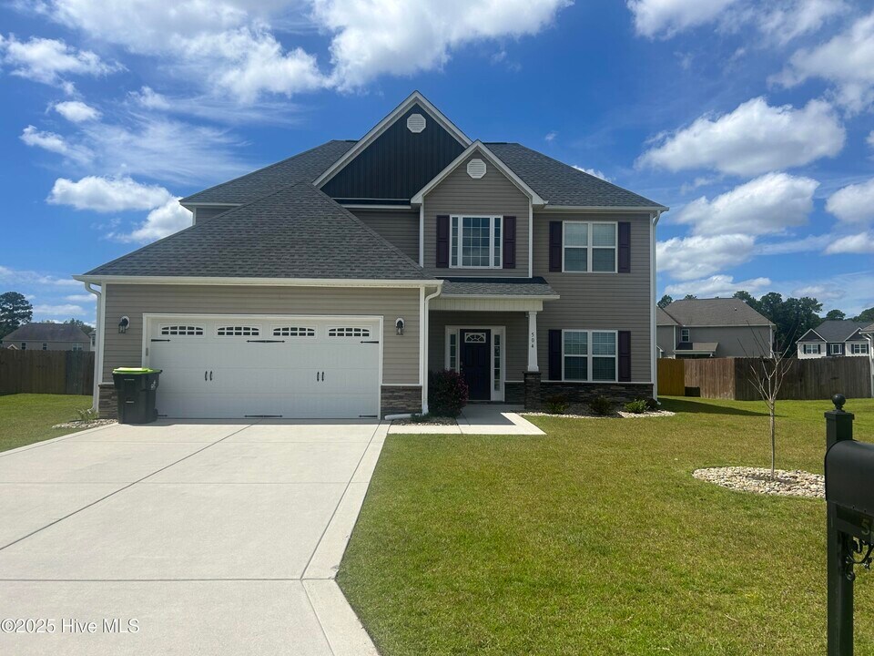504 Turpentine Trail in Jacksonville, NC - Building Photo