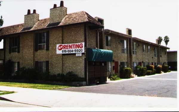 Saticoy Plaza in Canoga Park, CA - Building Photo - Building Photo