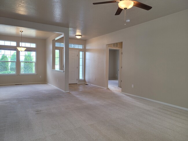 16357 Meander Creek Way in Nampa, ID - Building Photo - Building Photo