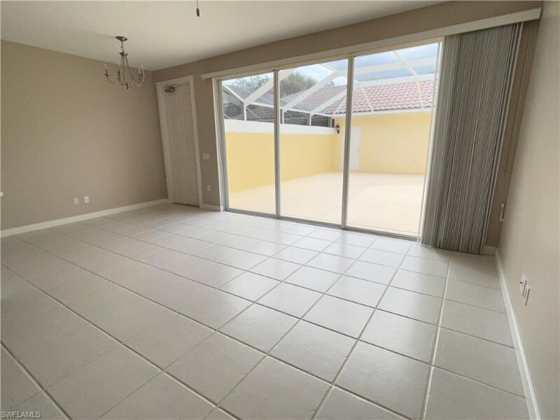 6065 Islandwalk Blvd in Naples, FL - Foto de edificio