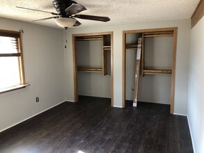 1421 Willow Rd in Newton, KS - Building Photo - Building Photo