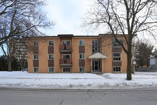 85 Confederation Dr in Kitchener, ON - Building Photo