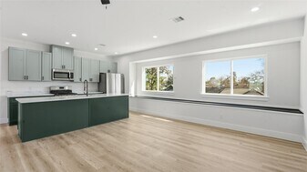 1313 Knight St in Houston, TX - Building Photo