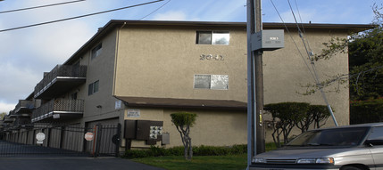 Amber Terrace in San Leandro, CA - Building Photo - Building Photo