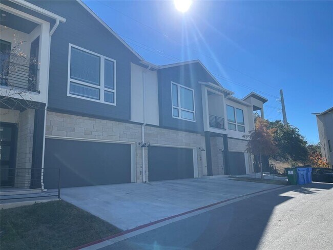 2050 Lohmans Spur in Lakeway, TX - Building Photo - Building Photo