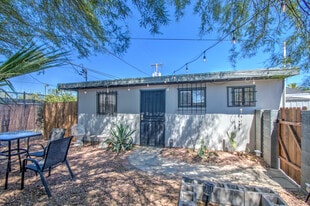 328 N 12th St in Phoenix, AZ - Building Photo