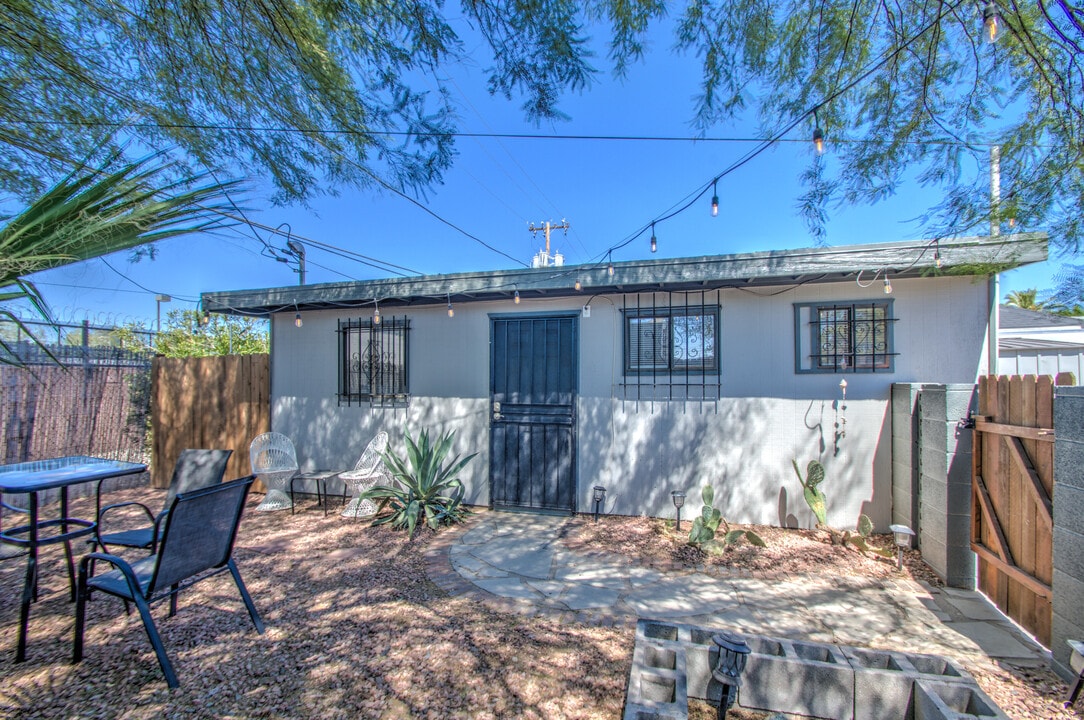 328 N 12th St in Phoenix, AZ - Building Photo