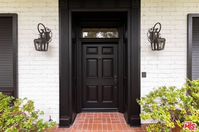 1115 N Beverly Dr in Beverly Hills, CA - Building Photo - Building Photo