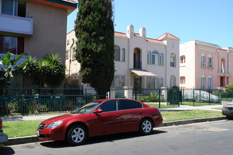 217 S Berendo St in Los Angeles, CA - Building Photo - Building Photo