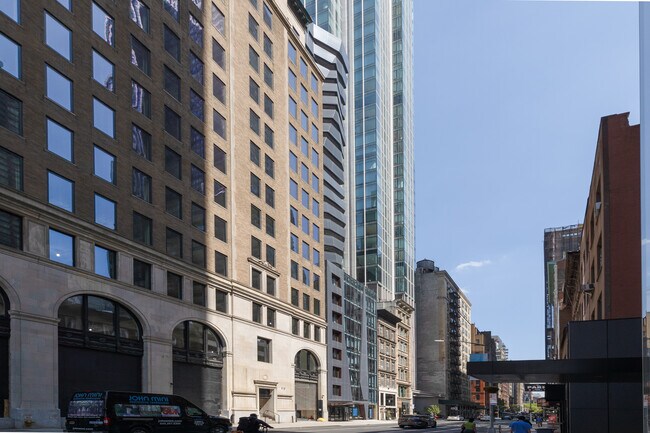 7-9 E 30th St in New York, NY - Foto de edificio - Building Photo