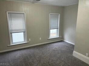 346 2nd St NE in New Philadelphia, OH - Building Photo - Building Photo