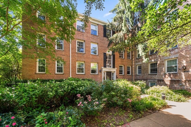 property at 2720 Ordway St NW