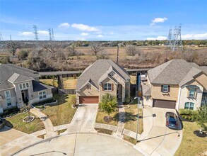 4303 Shaded Arbor Way in Sugar Land, TX - Building Photo - Building Photo