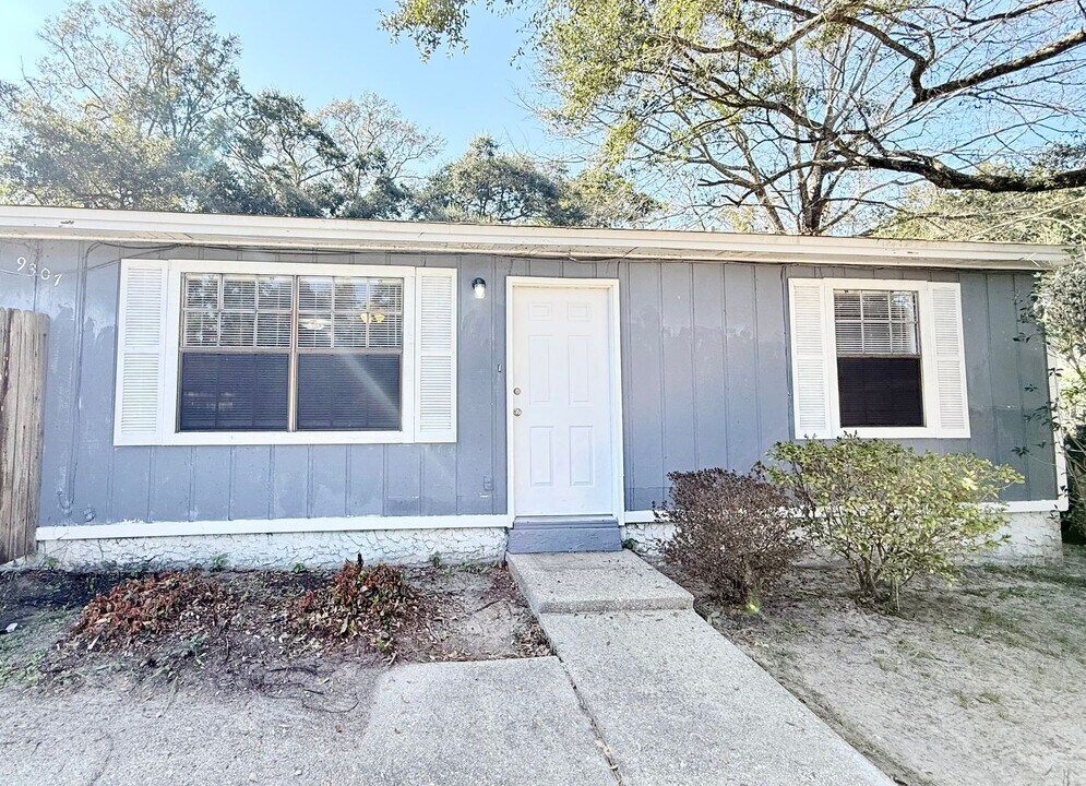 9307 Mabel St in Pensacola, FL - Building Photo