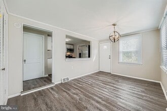 515 Taney Ave in Brooklyn Park, MD - Building Photo - Building Photo