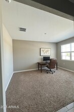 19055 W Sheffer Ave in Buckeye, AZ - Foto de edificio - Building Photo