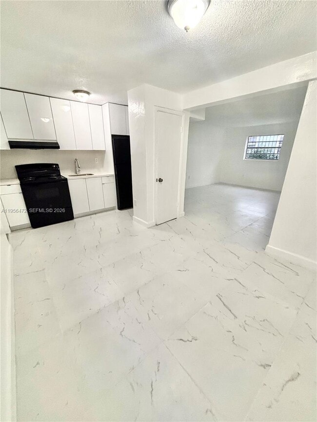 2154 SW 4th St in Miami, FL - Building Photo - Building Photo