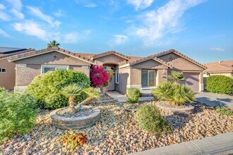 8216 Rusty Sandstone Ct in Las Vegas, NV - Building Photo - Building Photo