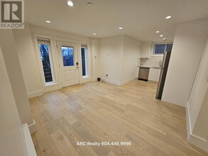 7XX W 53rd Ave in Vancouver, BC - Building Photo - Building Photo