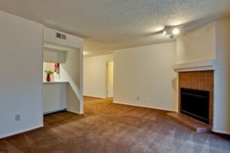 Briargreen Apartments in Huntsville, AL - Building Photo - Building Photo