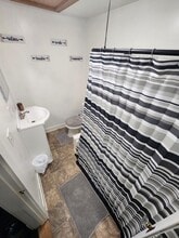 145 Park Ave in Saranac Lake, NY - Foto de edificio - Building Photo