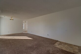 8101 E Dana Dr in Prescott Valley, AZ - Building Photo - Building Photo