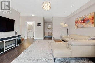 5 Greenwich St in Barrie, ON - Building Photo - Building Photo