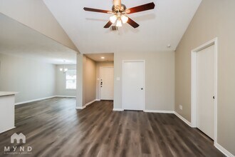 16376 River Fall Ct in Conroe, TX - Building Photo - Building Photo