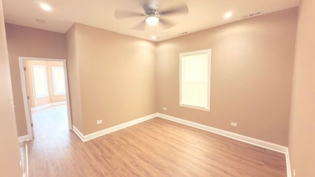 9738 S Ave L in Chicago, IL - Building Photo - Building Photo