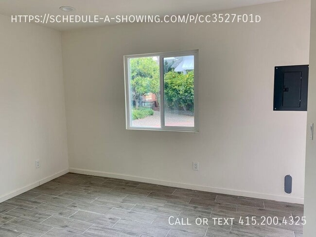 290 Hawthorne St in Monterey, CA - Building Photo - Building Photo