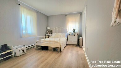 200 Kelton St, Unit A14 in Boston, MA - Foto de edificio - Building Photo