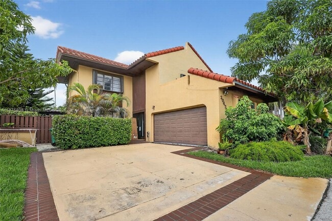 property at 20424 NE 10th Ct Rd