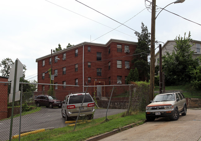 1506 White Pl SE in Washington, DC - Building Photo - Building Photo