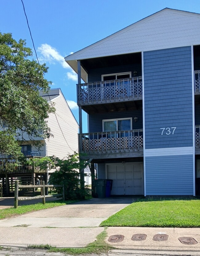 737 W Ocean View Ave