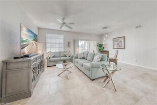 4700 St Croix Ln in Naples, FL - Building Photo