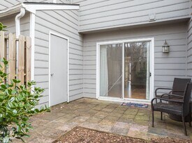 6124 Heath Ridge Ct in Charlotte, NC - Building Photo