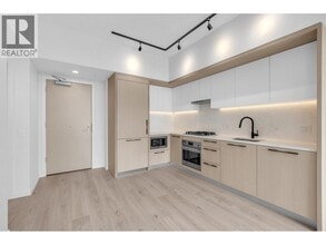 2729 Kingsway in Vancouver, BC - Building Photo - Building Photo