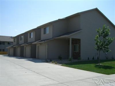 3327 W Bitterroot St in Sioux Falls, SD - Foto de edificio