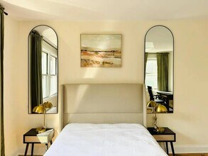 Furnished room/NOT APARTMENT, Unit 4 in Brooklyn, NY - Building Photo - Building Photo