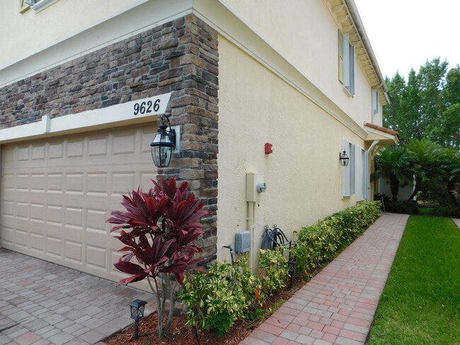 9626 SW Purple Martin Way in Stuart, FL - Building Photo - Building Photo