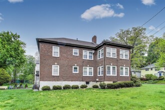 129 Oxford Rd, Unit 2 in Newton, MA - Building Photo - Building Photo