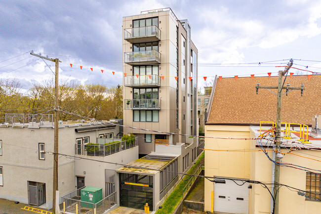 Eleven West in Vancouver, BC - Building Photo - Building Photo
