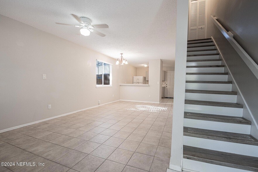 2224 Marsh Point Rd in Neptune Beach, FL - Building Photo