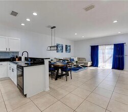 3024 Secret Lake Dr in Kissimmee, FL - Building Photo - Building Photo
