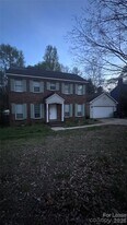 2206 Killarney Pl in Charlotte, NC - Building Photo